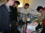 Els jugadors del Nàstic visiten als infants dels hospitals de Tarragona