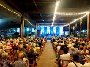 Prop de tres mil persones han gaudit de la 30a edició del festival d'havaneres del Port