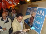 Tret de sortida a la campanya per les eleccions europees amb la tradicional penjada de cartells