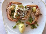 El nou plat del Club Nàutic 'Casa Montero', a l'Ampolla, és una delícia: angules del Delta, escamarlans i lluç